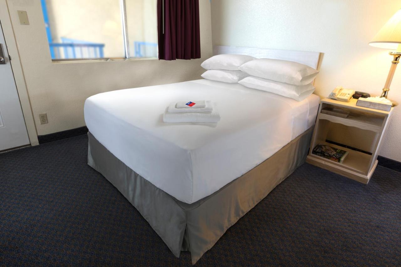 Americas Best Value Inn & Suites Forsyth Eksteriør billede